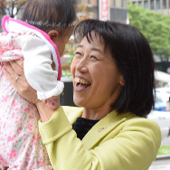 岡本あき子活動写真