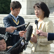 岡本あき子活動写真